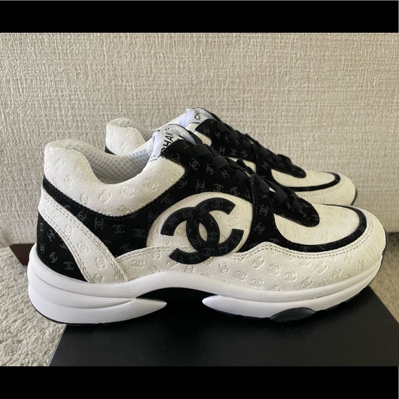 Chanel Sneakers size 38 - Picture 1 of 2
